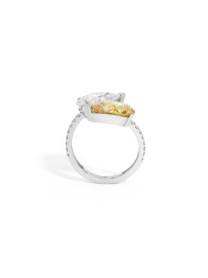 Just Brilliant Lumière Toi et Moi ring in 18K white gold featuring a 0.96 ct pear shaped lab grown diamond and 1.50 ct natural yellow citrine