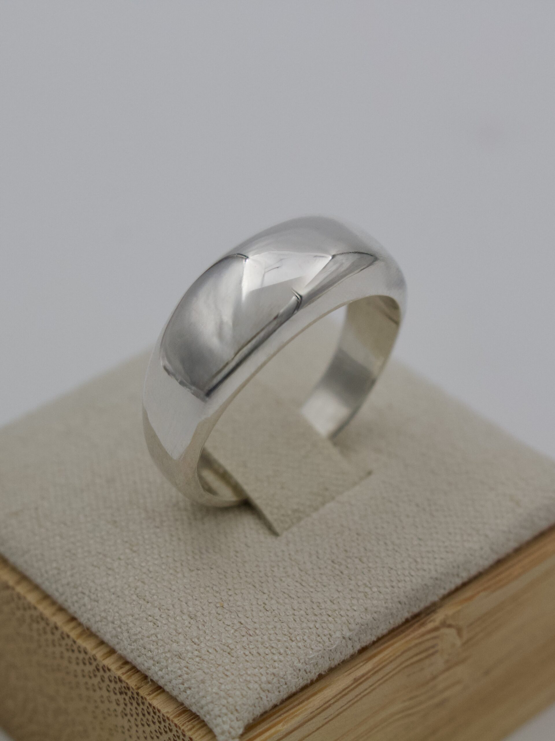 Chloe Isadora Tapered Dome Ring - Image 5