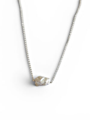 D&T Jewels Ivory/Cream Silver Necklace