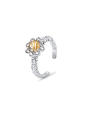 FREQNC atelier 8 petals ring in sterling silver with golden rutilated quartz