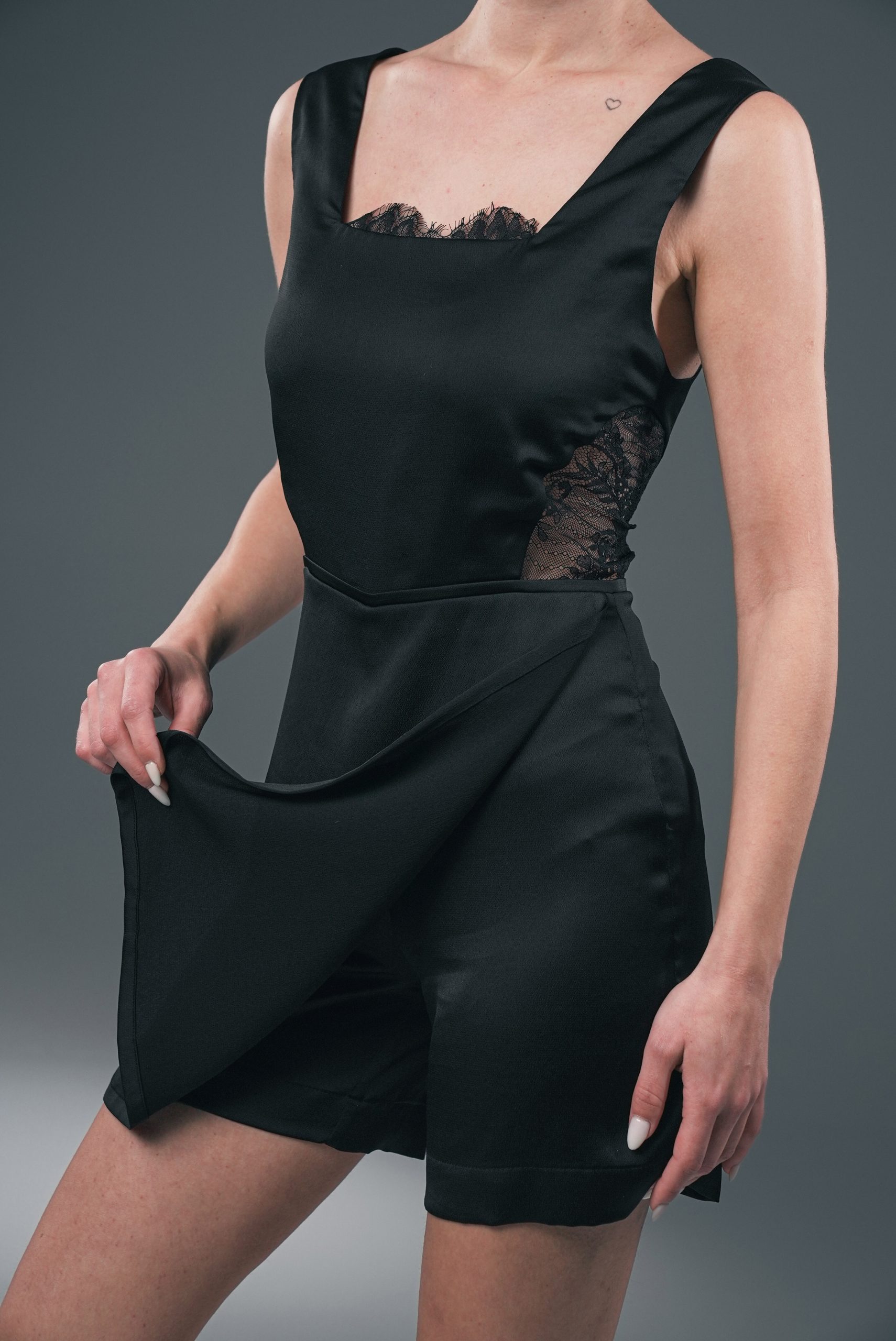 Deuniq Black Romper Jumpsuit - Image 4