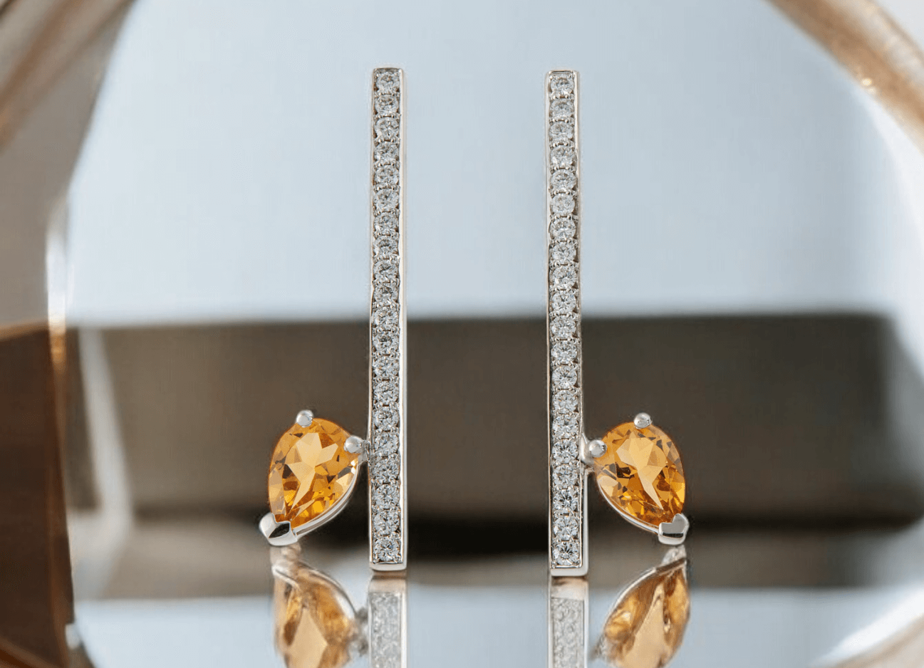 Be-diamond In Equilibrium Earrings, 18K gold, natural diamonds, citrines. Elegant diamond pendant jewelry made in Belgium