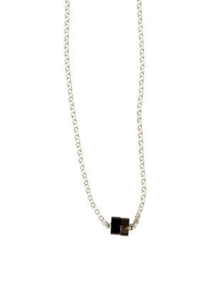 „Timeless sterling silver necklace, 48 cm length, adjustable to 46 cm and 44 cm, with two crystal donut pendants in onyx and smoky quartz; handcrafted from recycled materials, symbolizing grounding, clarity, and transformation.“