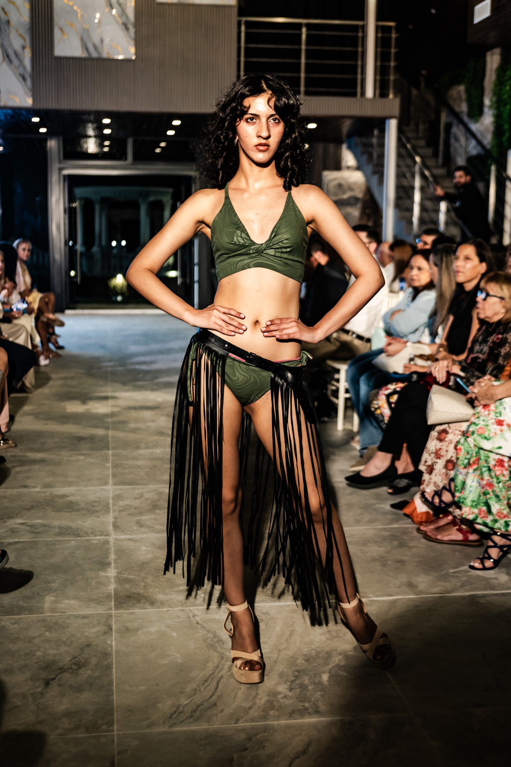 Mundoeye twist reversible bikini