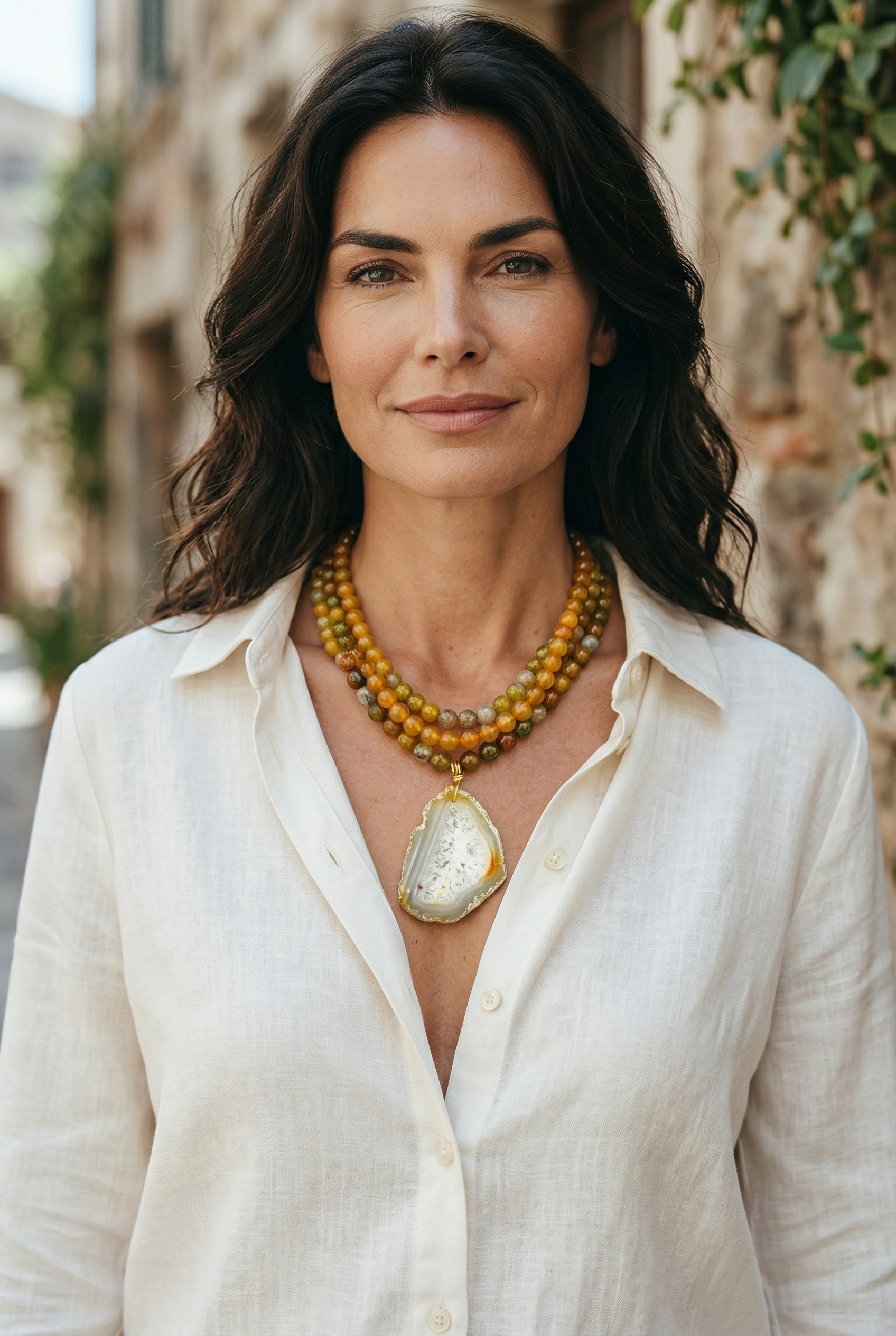Perry Bijoux Golden Yellow — Agate Slice Necklace - Image 2