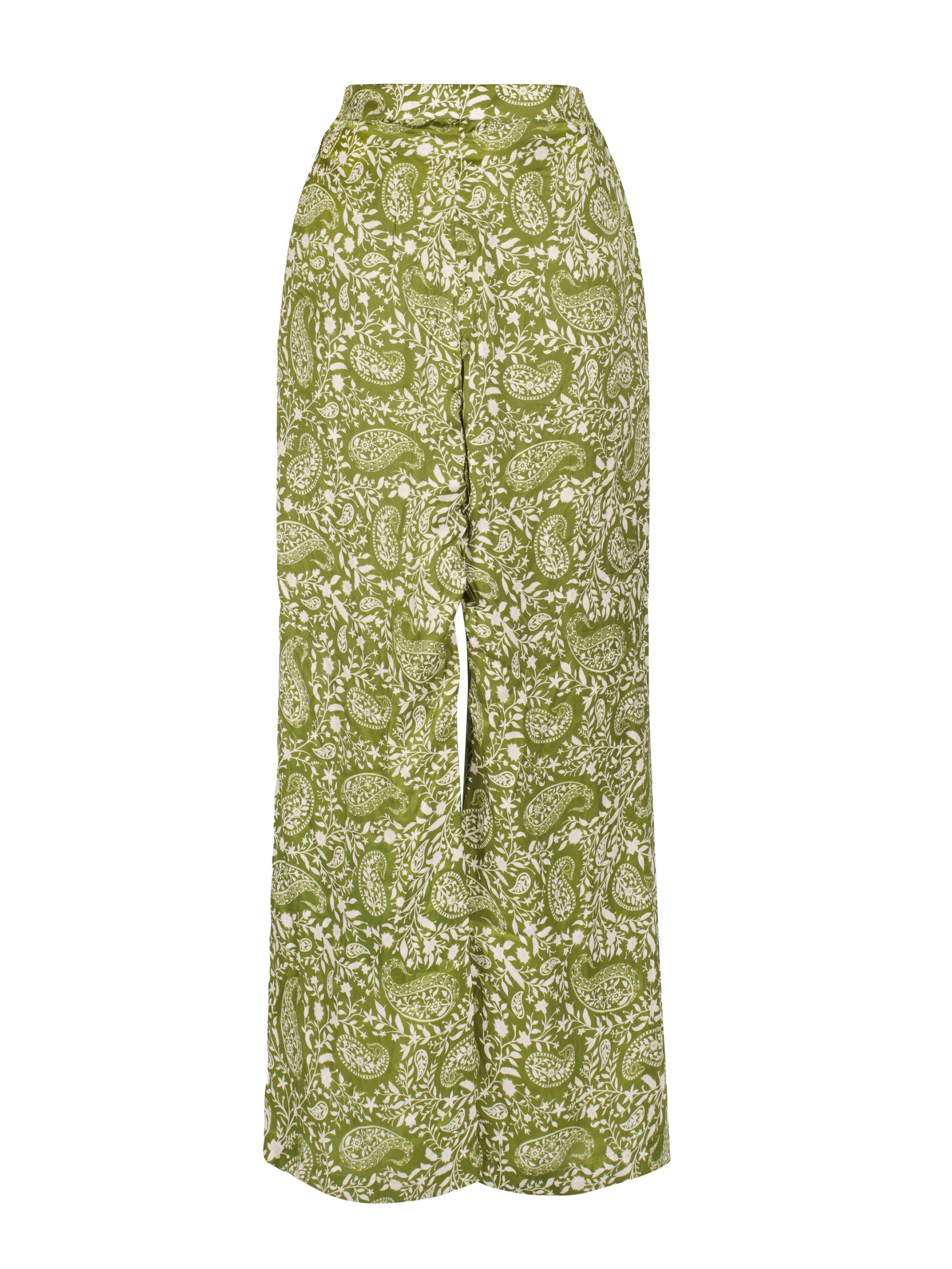 Backside of Meera Pant