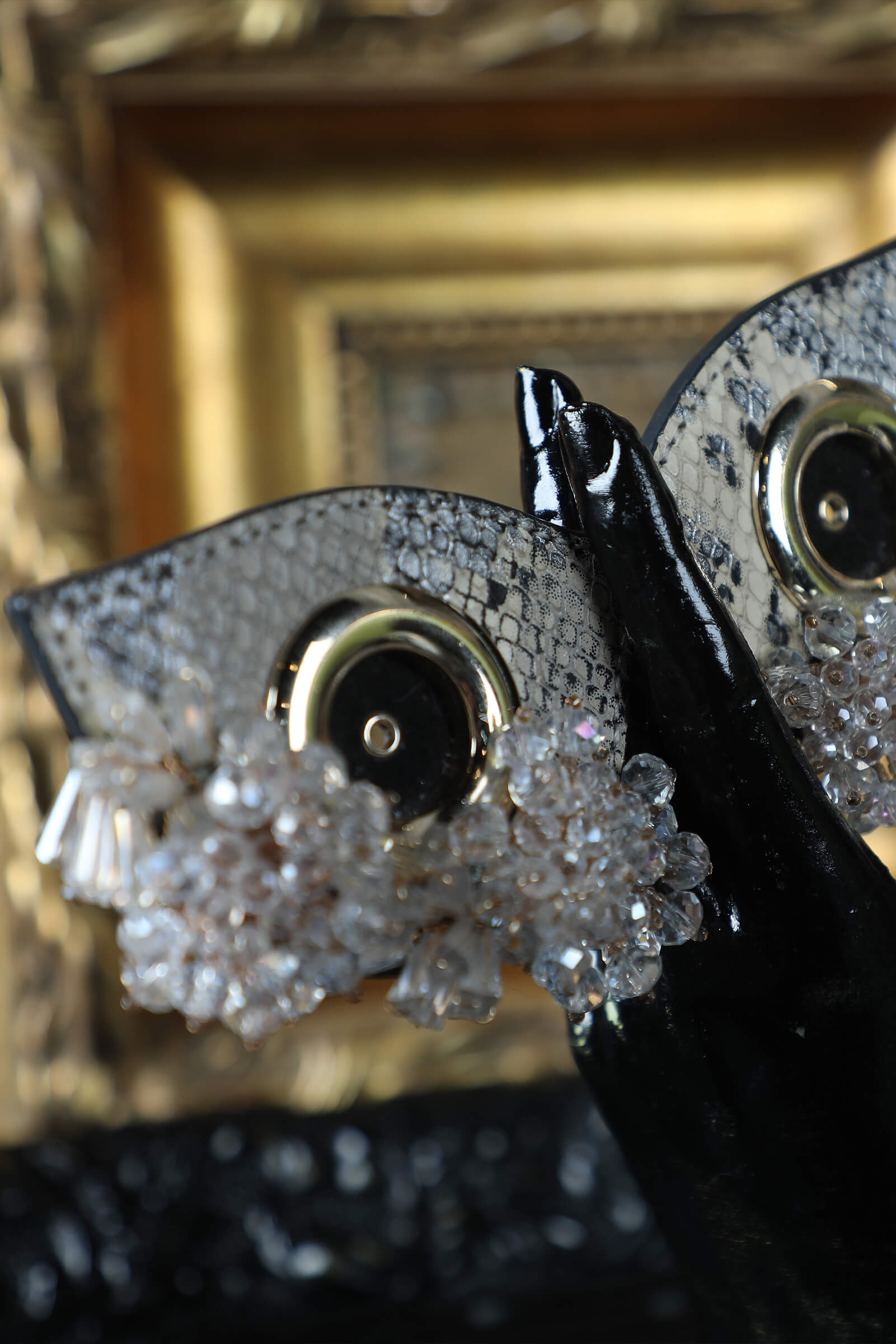 WANACCESSORY Bag Accessory-Luxuriously Hand-Embellished Crystal Mask - Image 5